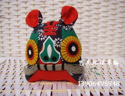 供應(yīng)布藝?yán)匣⒉┡d草編工藝品草編收納盒收納柜價格 廠家 圖片